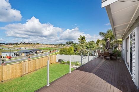 Photo of property in 41 Albatross Road, Red Beach, 0932