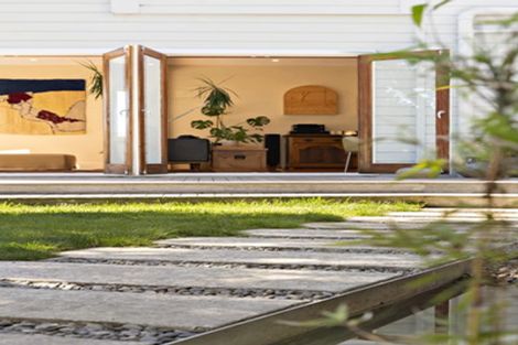 Photo of property in 10 Earls Terrace, Mount Victoria, Wellington, 6011