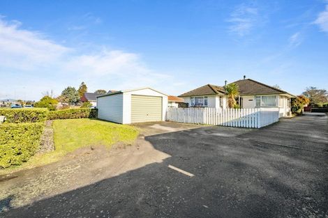 Photo of property in 205 Main North Road, Redwood, Christchurch, 8051