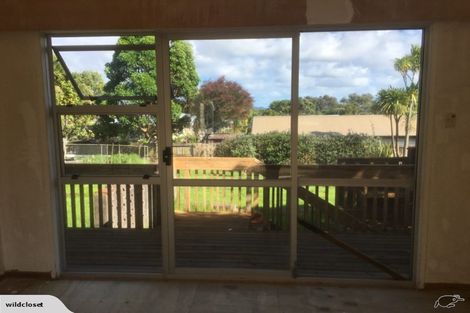 Photo of property in 92 Te Atatu Road, Te Atatu South, Auckland, 0610