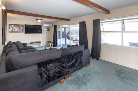 Photo of property in 320 Ocean Road, Whangamata, 3620