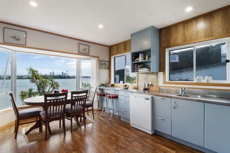 Photo of property in 109a Norwood Road, Bayswater, Auckland, 0622