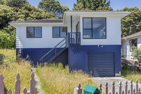 Photo of property in 16 Penguin Grove, Waitangirua, Porirua, 5024