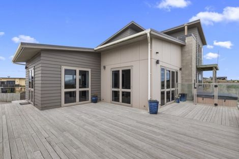 Photo of property in 8a Marine Parade South, Foxton Beach, Foxton, 4815