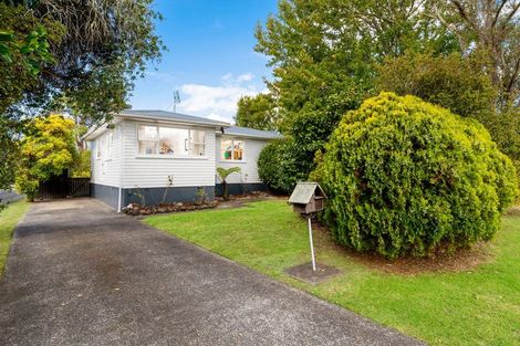 Photo of property in 7 Bayside Avenue, Te Atatu Peninsula, Auckland, 0610