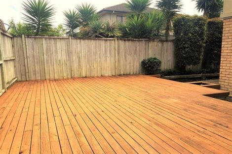 Photo of property in 77 Wayne Francis Drive, Flat Bush, Auckland, 2016