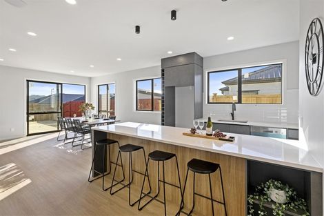 Photo of property in 63 Nobilo Road, Kumeu, 0810