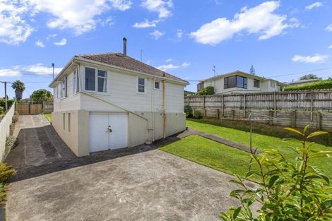 Photo of property in 44 Savoy Road, Glen Eden, Auckland, 0602