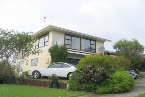 Photo of property in 17 Exploration Way, Whitby, Porirua, 5024