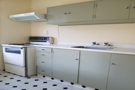 Photo of property in Churchill Flats, 213 The Terrace, Wellington Central, Wellington, 6011