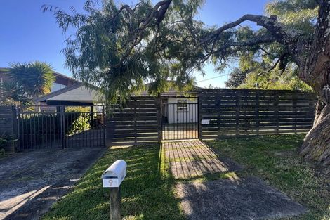 Photo of property in 1/9 Corrella Road, Belmont, Auckland, 0622