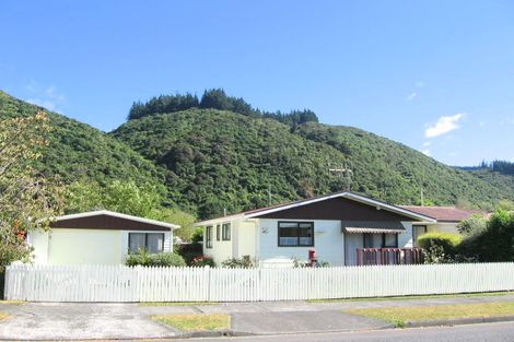 Photo of property in 1/6 Gemstone Drive, Birchville, Upper Hutt, 5018