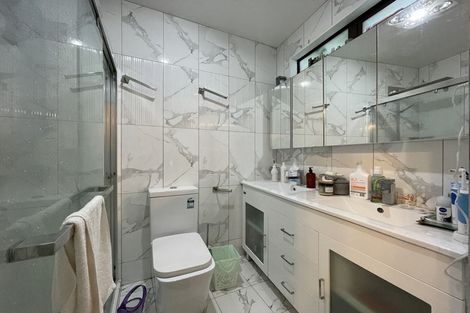 Photo of property in 24 Glenmore Road, Sunnyhills, Auckland, 2010