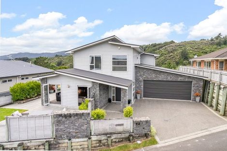 Photo of property in 43 Seymour Grove, Kingsley Heights, Upper Hutt, 5018