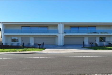 Photo of property in 1a Taupiko Place, Green Bay, Auckland, 0604