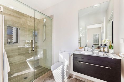 Photo of property in 17 Papa Orchard Drive, Kumeu, 0810