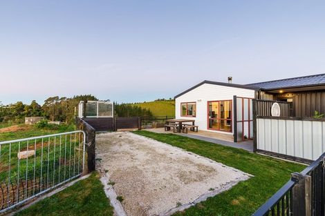 Photo of property in 527 Frankley Road, Hurworth, New Plymouth, 4371