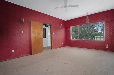 Photo of property in 18 Woburn Road, Northland, Wellington, 6012