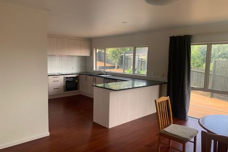 Photo of property in 28 Pukatea Avenue, Albany, Auckland, 0632