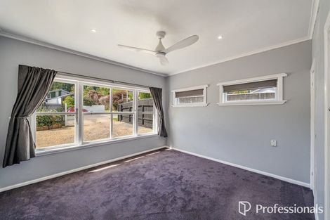 Photo of property in 400 Stokes Valley Road, Stokes Valley, Lower Hutt, 5019