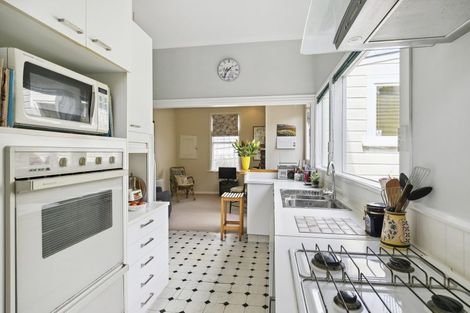 Photo of property in 42 Crawford Road, Kilbirnie, Wellington, 6022