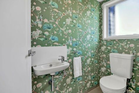 Photo of property in 11 Margaret Place, Merrilands, New Plymouth, 4312