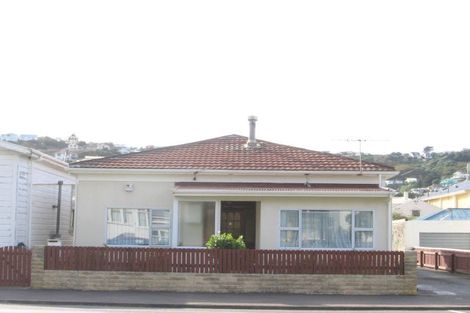 Photo of property in 37 Derwent Street, Island Bay, Wellington, 6023