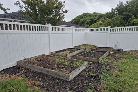 Photo of property in 2/6 Hemsway Place, Sunnyhills, Auckland, 2010