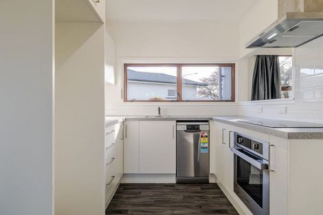 Photo of property in 37 Rewa Street, Takaro, Palmerston North, 4412