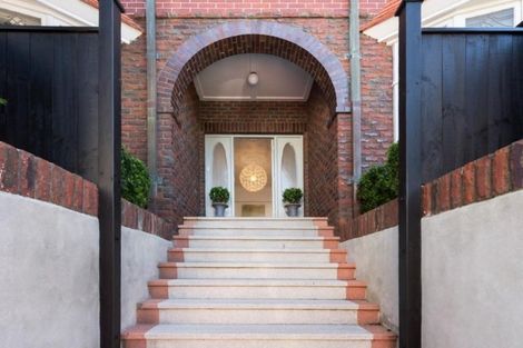 Photo of property in 102 Bolton Street, Kelburn, Wellington, 6012