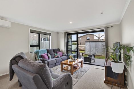Photo of property in 15 Discovery Place, Marfell, New Plymouth, 4310