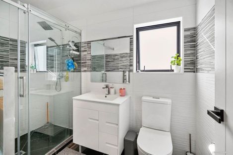 Photo of property in 211a Finlayson Avenue, Clendon Park, Auckland, 2103