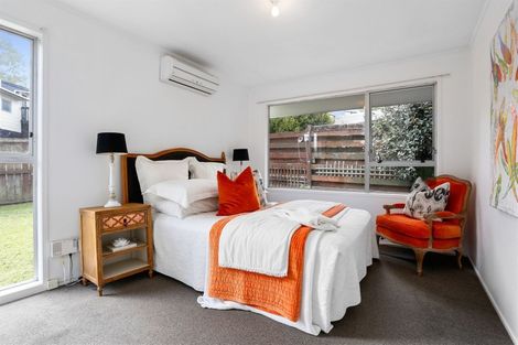 Photo of property in 2/21 Simon Ellice Drive, Bayview, Auckland, 0629