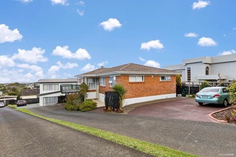 Photo of property in 16 Glendhu Road, Bayview, Auckland, 0629