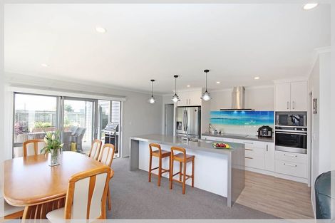 Photo of property in 10 Story Street, Foxton Beach, Foxton, 4815