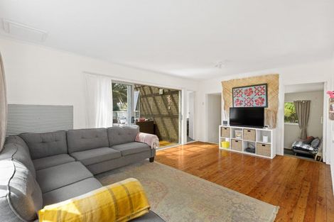 Photo of property in 29 Elliston Crescent, Stanmore Bay, Whangaparaoa, 0932