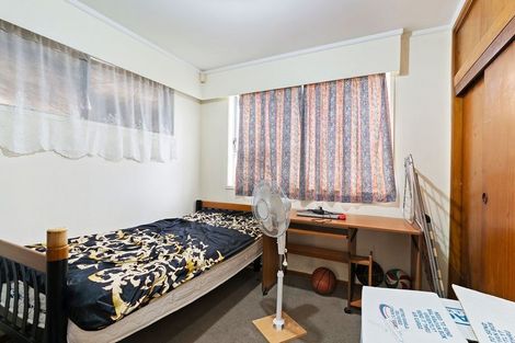 Photo of property in 1 Riverpark Crescent, Henderson, Auckland, 0610