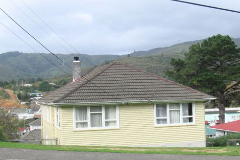 Photo of property in 18 Logie Street, Stokes Valley, Lower Hutt, 5019