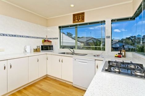 Photo of property in 41 Unsworth Drive, Unsworth Heights, Auckland, 0632