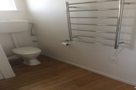 Photo of property in 4/221 Hurstmere Road, Takapuna, Auckland, 0622