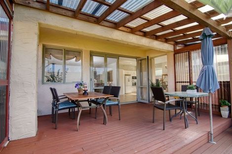 Photo of property in 79 Royal Road, Massey, Auckland, 0614