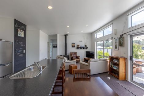 Photo of property in 18 Wai Matangi Place, Motuoapa, 3382