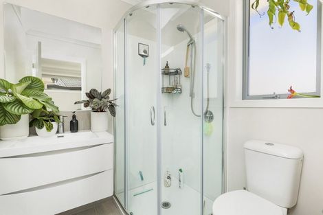 Photo of property in 35d Ross Crescent, Fairfield, Hamilton, 3214