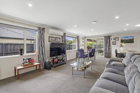 Photo of property in 30 Shillingford Boulevard, Rolleston, 7615