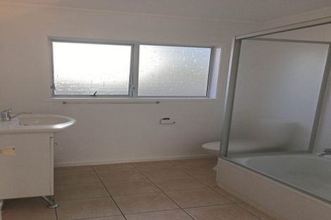 Photo of property in 2/11 Rapallo Place, Farm Cove, Auckland, 2012