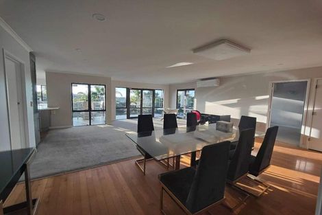 Photo of property in 2 Mellons Bay Road, Howick, Auckland, 2014