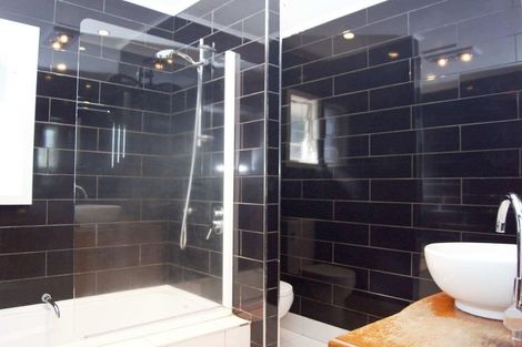 Photo of property in 54 Kervil Avenue, Te Atatu Peninsula, Auckland, 0610