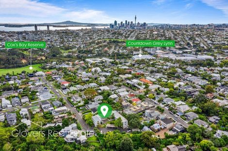 Photo of property in 4/5 Edgars Road, Westmere, Auckland, 1022