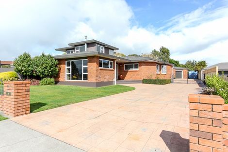 Photo of property in 76 Branch Road, Highlands Park, New Plymouth, 4312