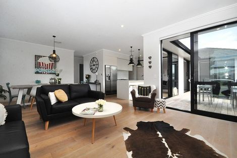 Photo of property in 8 Bellamont Street, Kumeu, 0810